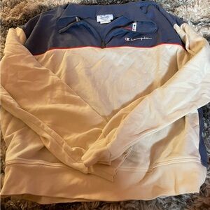 Champion quarter zip size medium